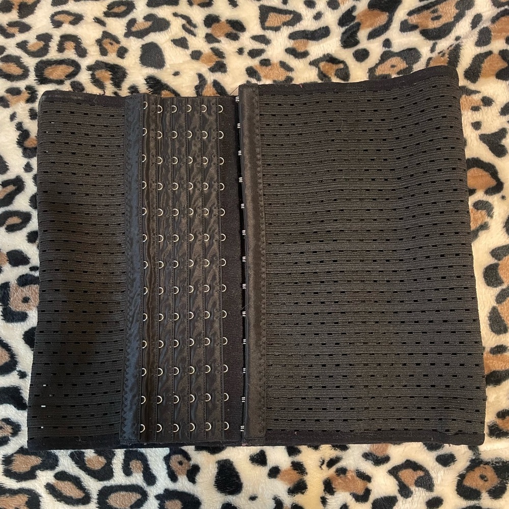 Waist trainer